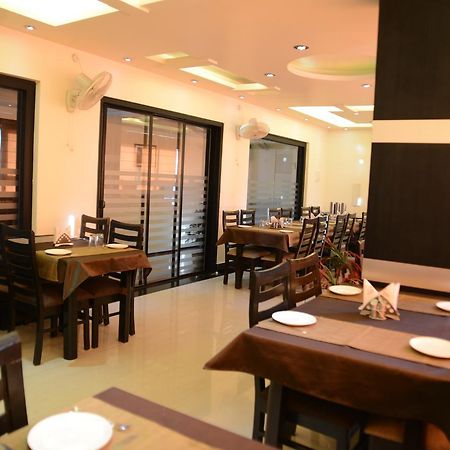 Divine Destination Hotel Варанаси Екстериор снимка